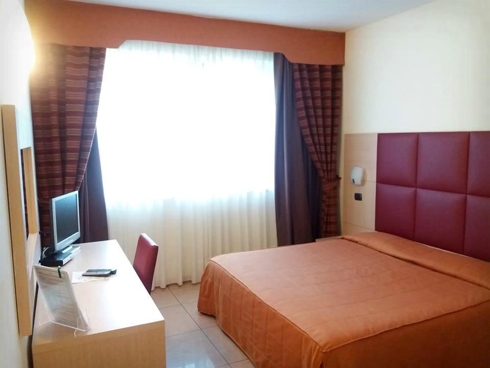 Hotel Panorama Cambiano Стая снимка