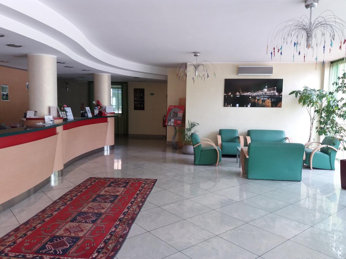 Hotel Panorama Cambiano Екстериор снимка